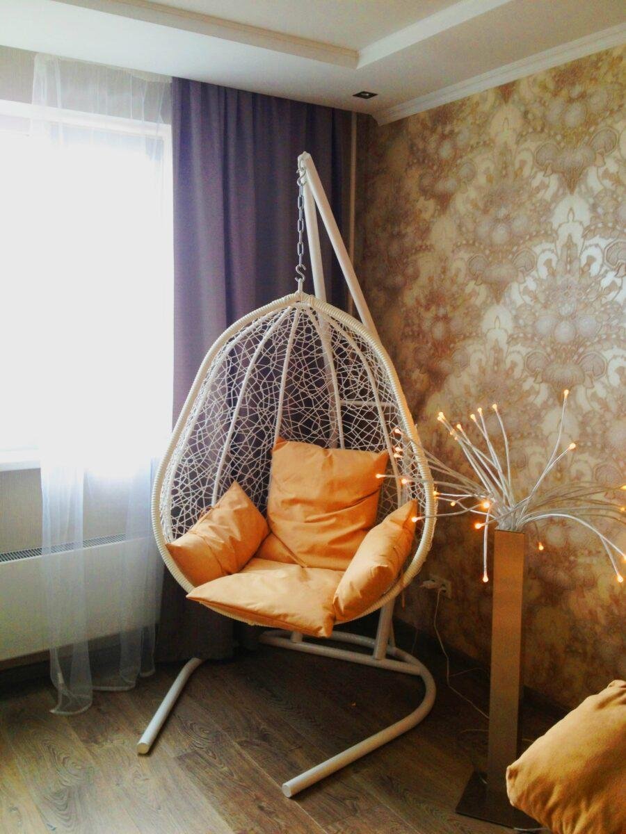 Подвесное кресло в интерьере