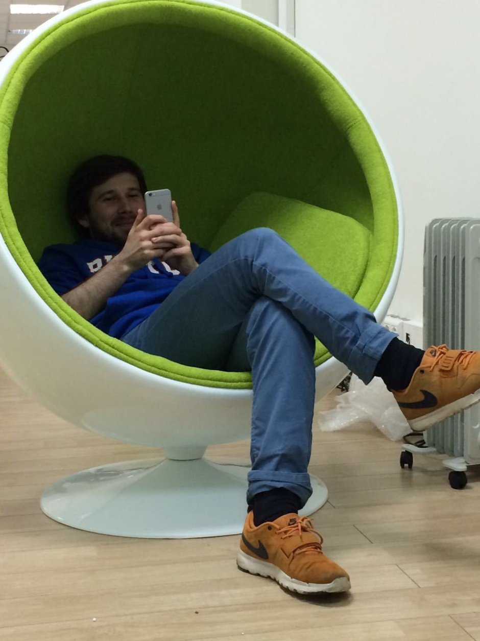 Кресло шар стоячее