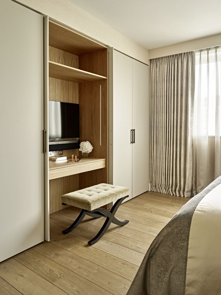 Встроенный шкаф в маленькую комнату