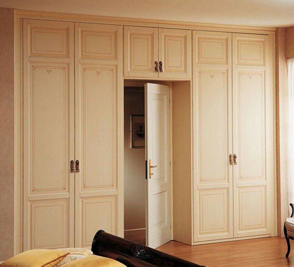 Классические встроенные шкафы