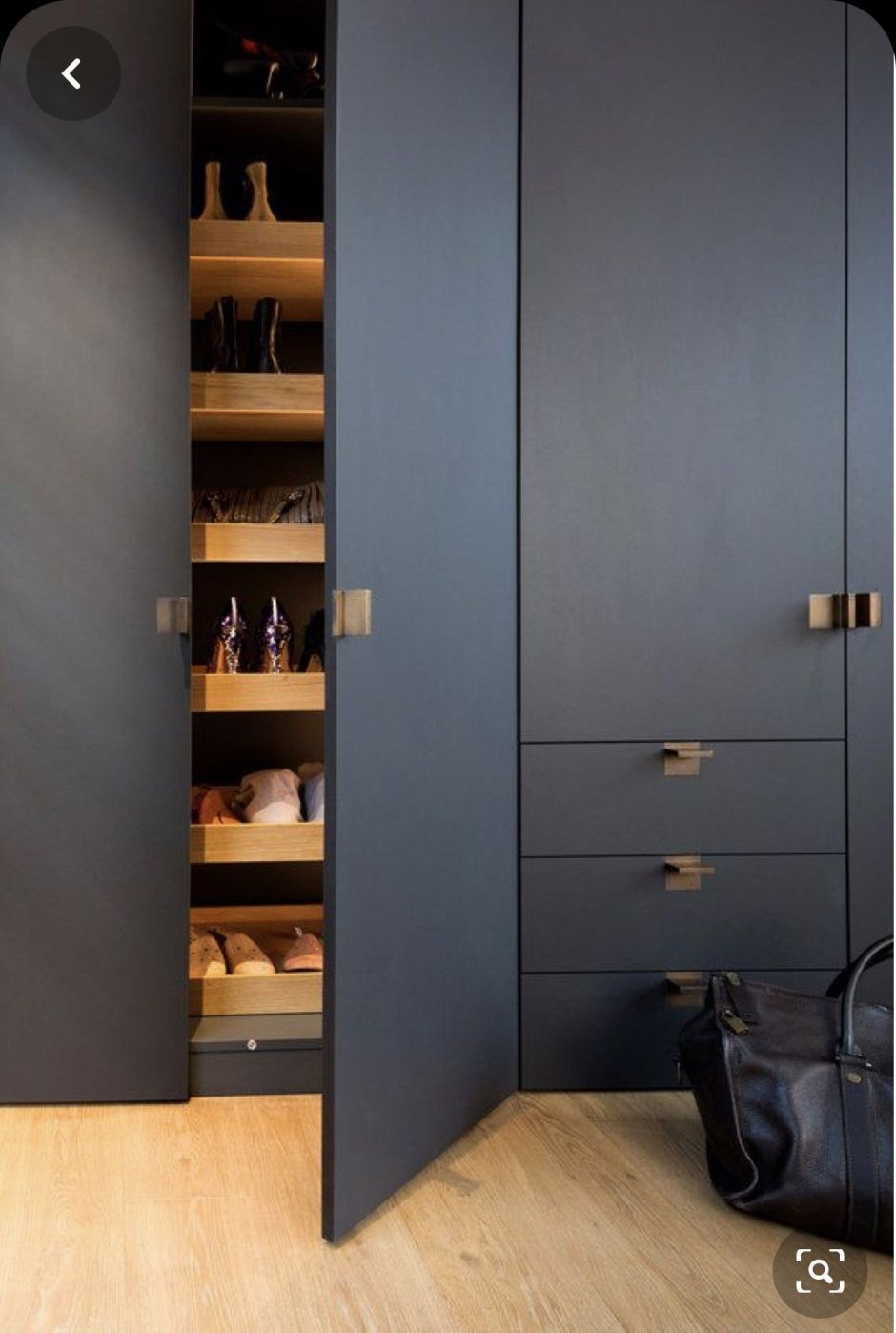 Шкаф в прихожую серый матовый