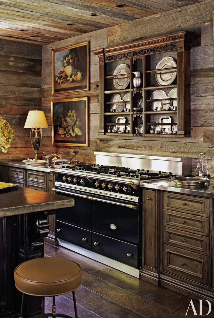 Старинный интерьер кухни