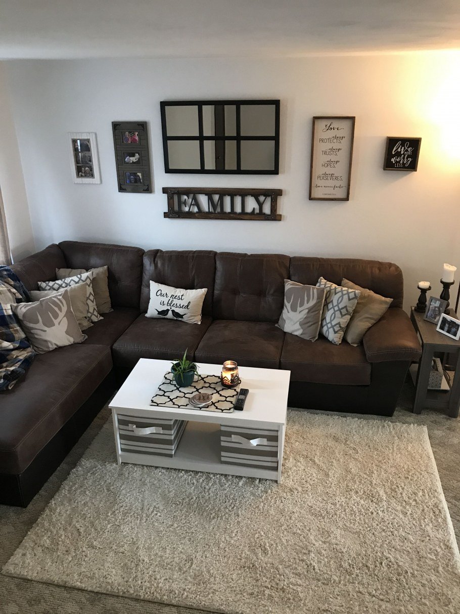 Серо-коричневый диван