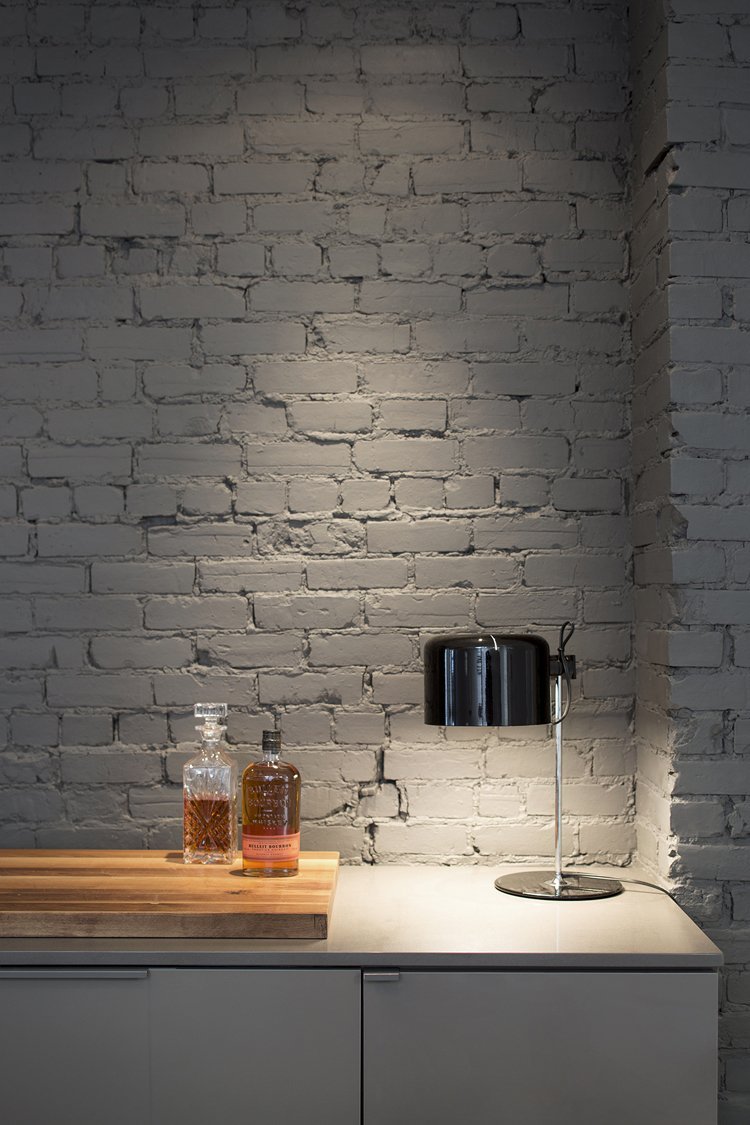 Крашеный кирпич