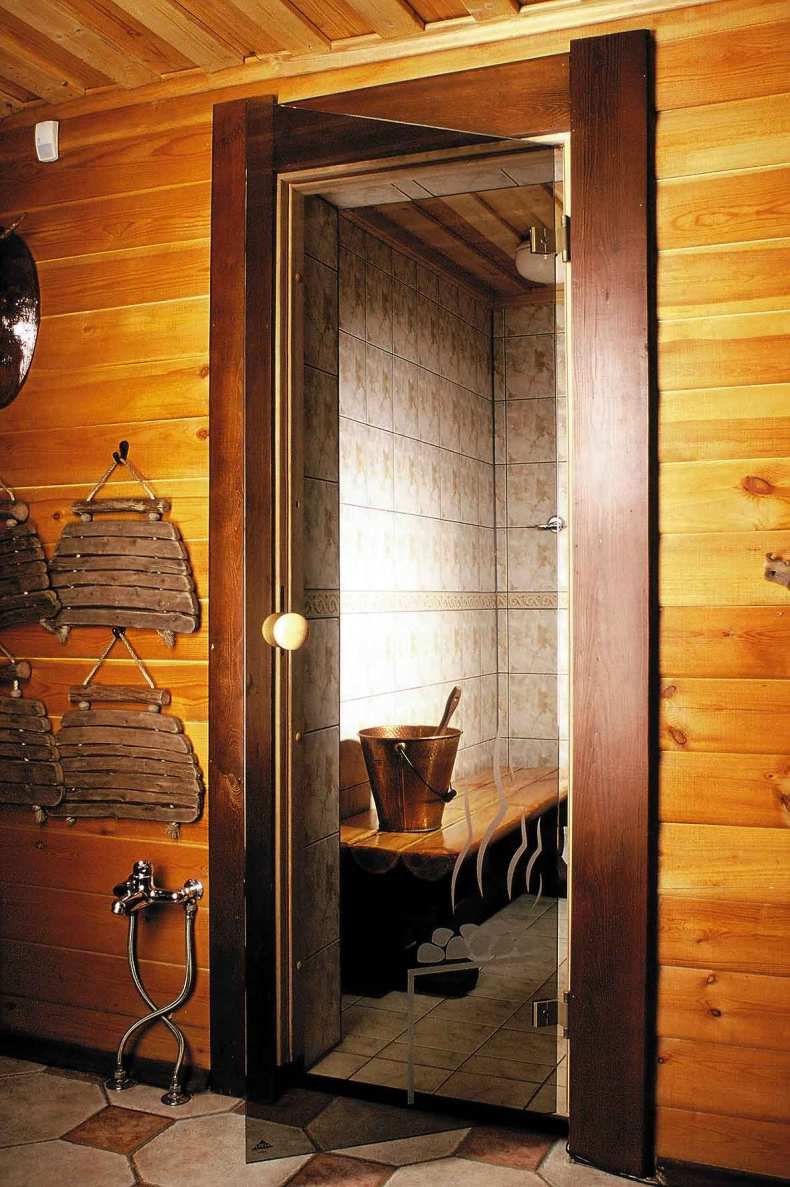 Стеклянные двери для бани