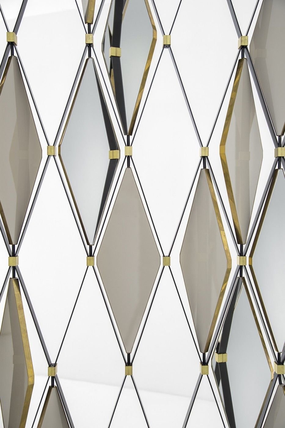 Зеркальное панно ромбы