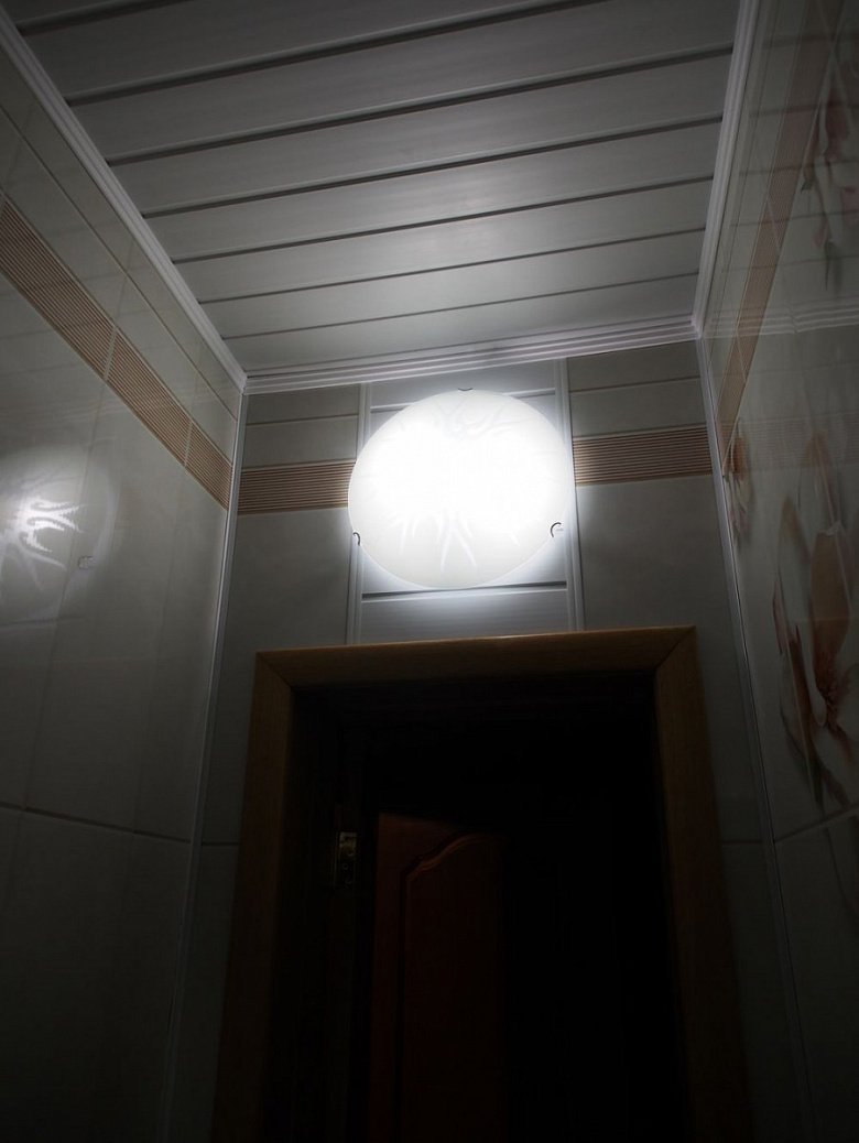 Светильник в туалет