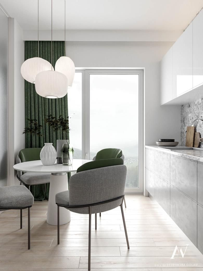 Белая кухня с зелеными акцентами