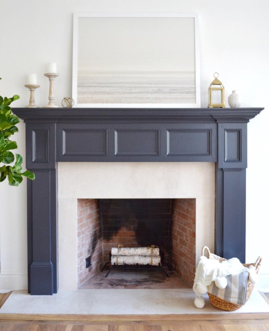 Серый декоративный камин