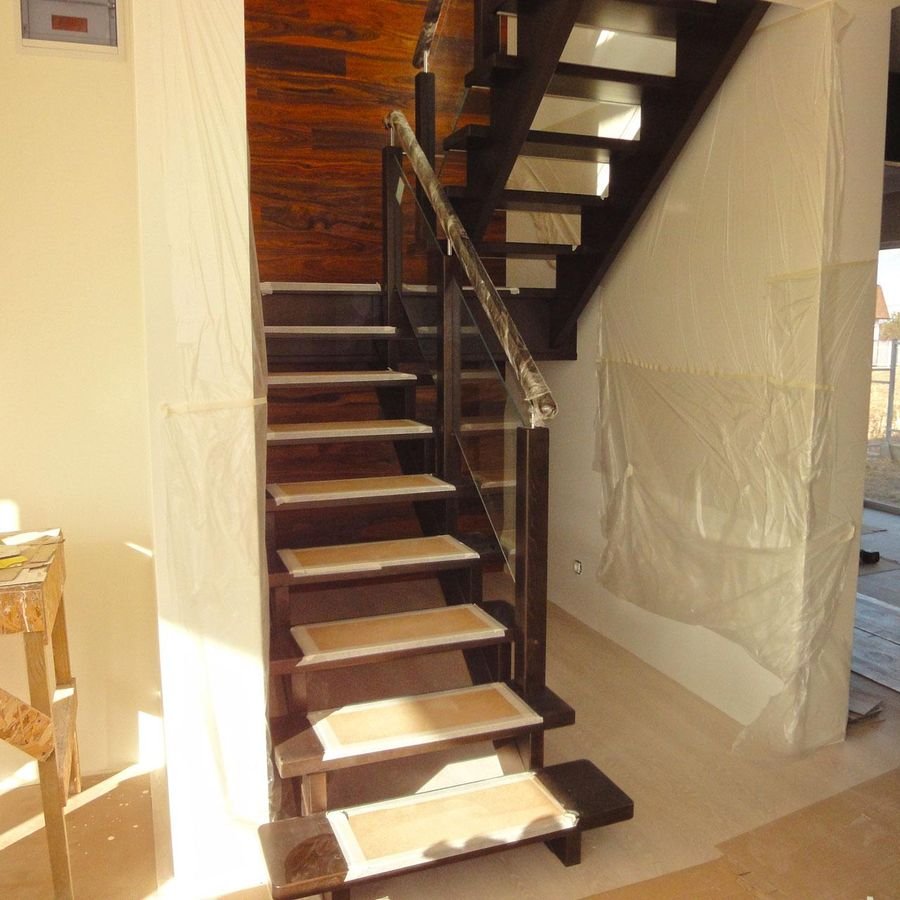 Лестница на 2 этаж двухмаршевая