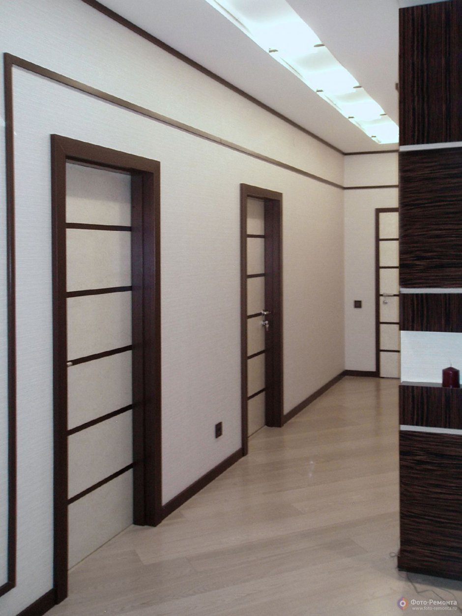 Темные двери в интерьере