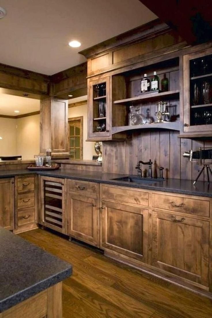 деревянный кухонный гарнитур в интерьере
