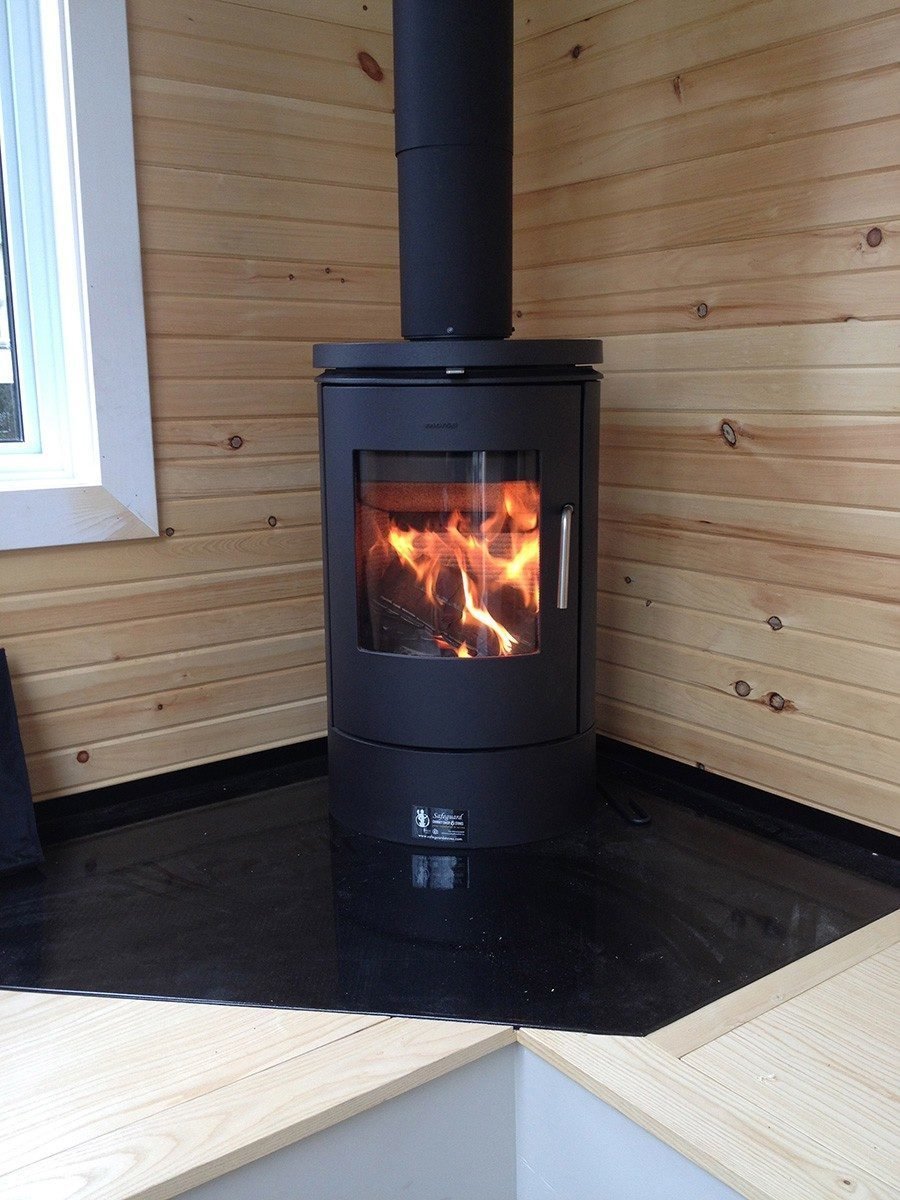 Печь камин в деревянном доме