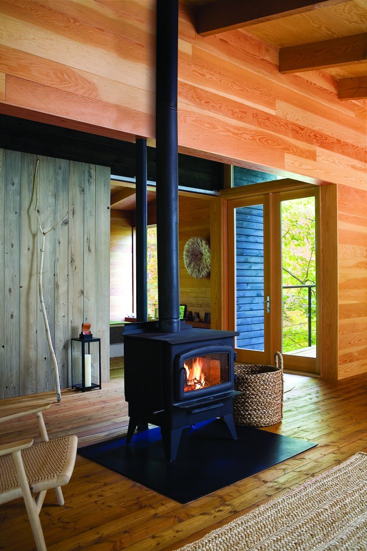 Печь камин в деревянном доме