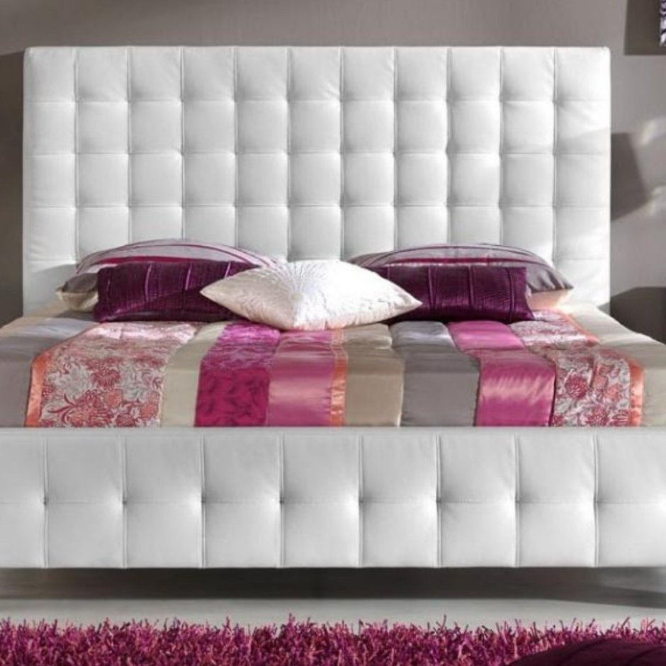 Кровать с наклонной спинкой двуспальная