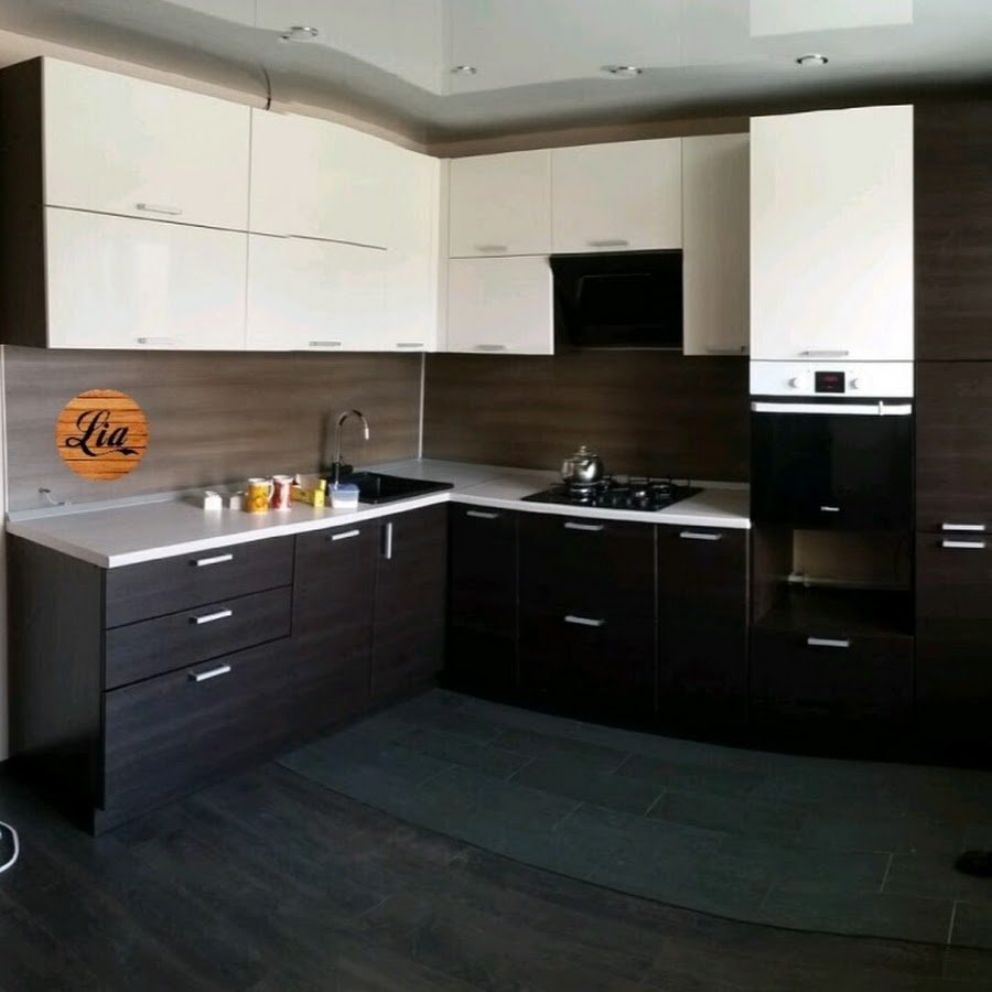 Кухонный гарнитур белый глянец и венге