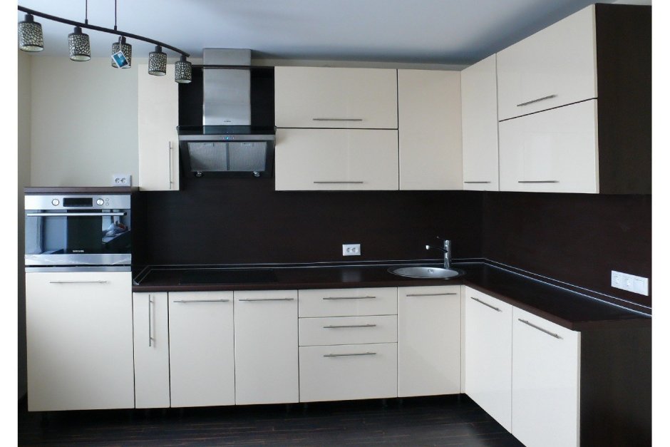 Угловые кухни