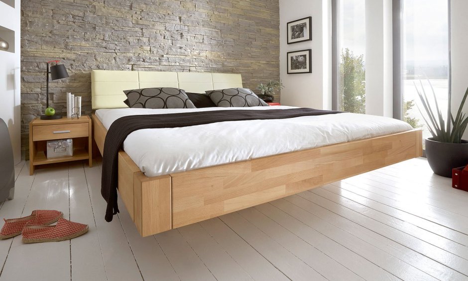 Деревянная кровать в стиле лофт