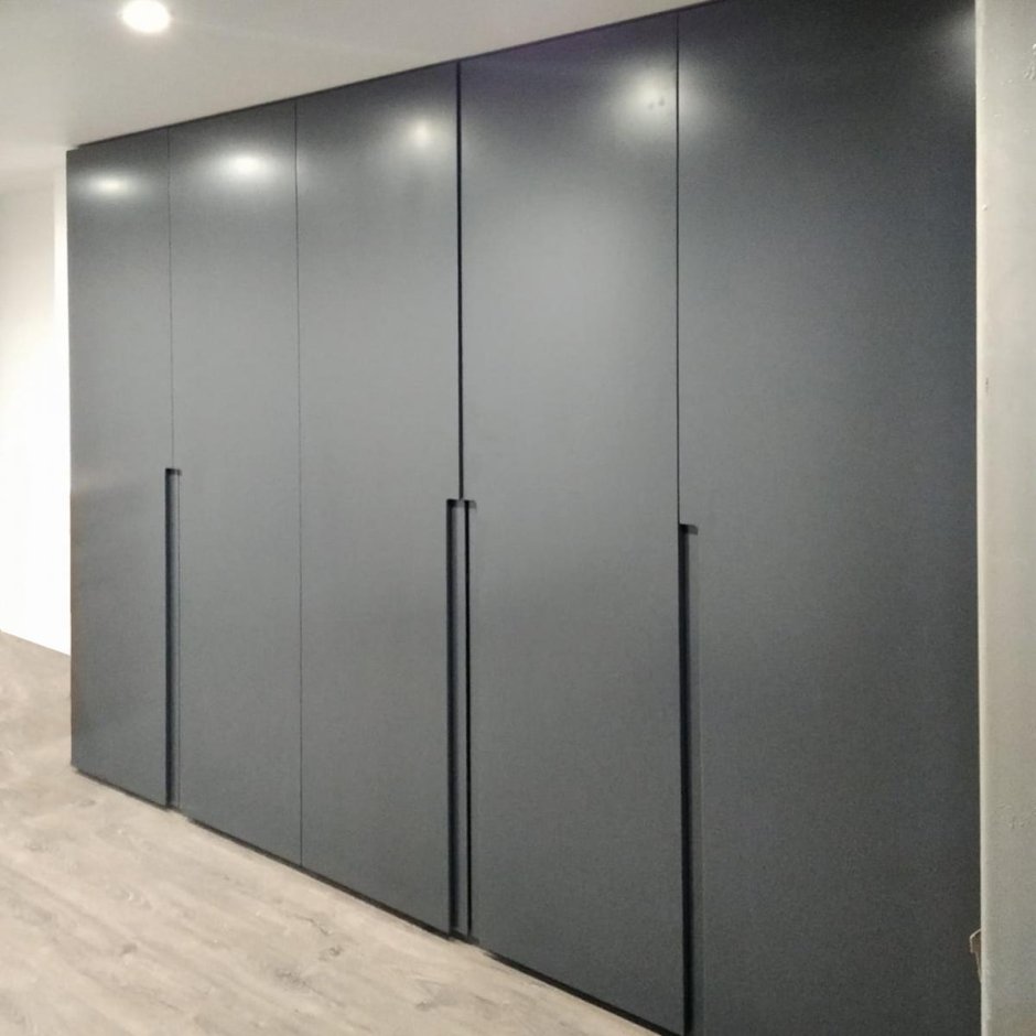 Интегрированные ручки шкаф распашной