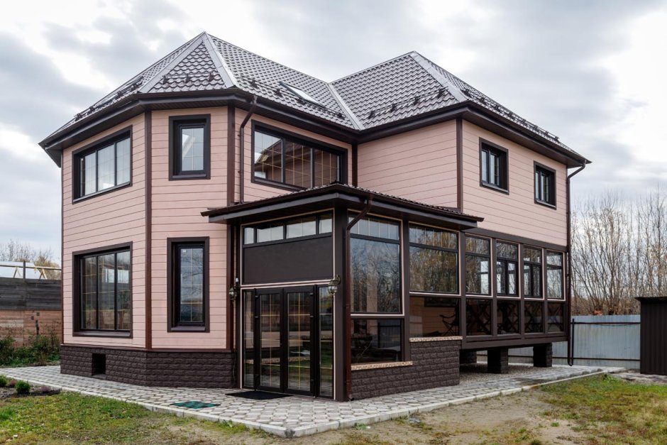 Коричневые окна пластиковые снаружи