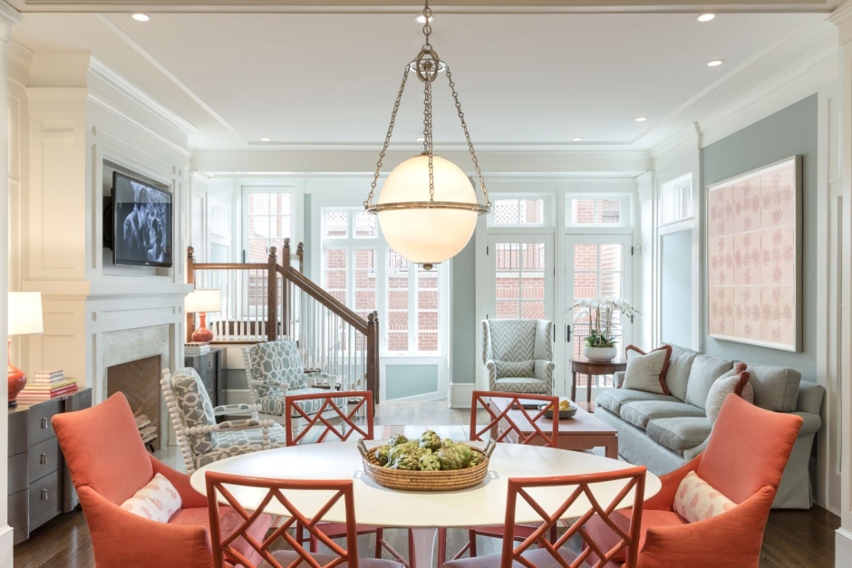 Коралловый цвет в интерьере