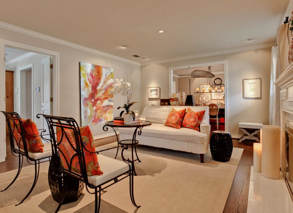 Интерьер в коралловых тонах