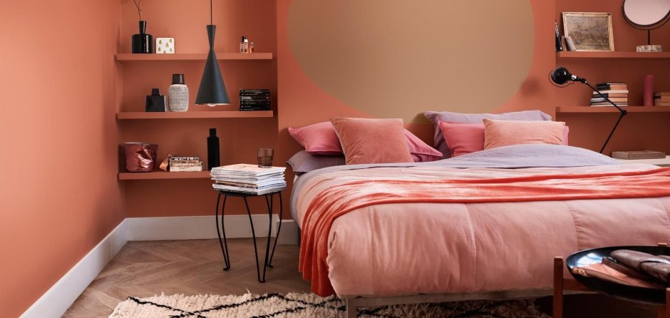 Спальня в коралловых тонах