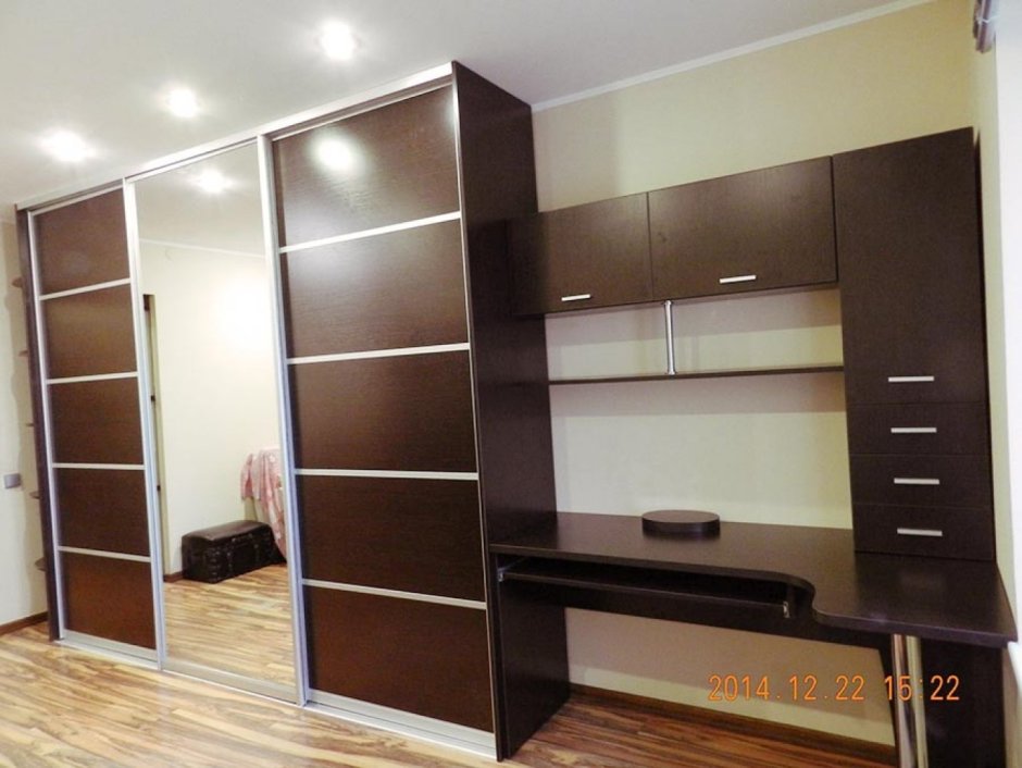 Шкаф купе с компьютерным столом