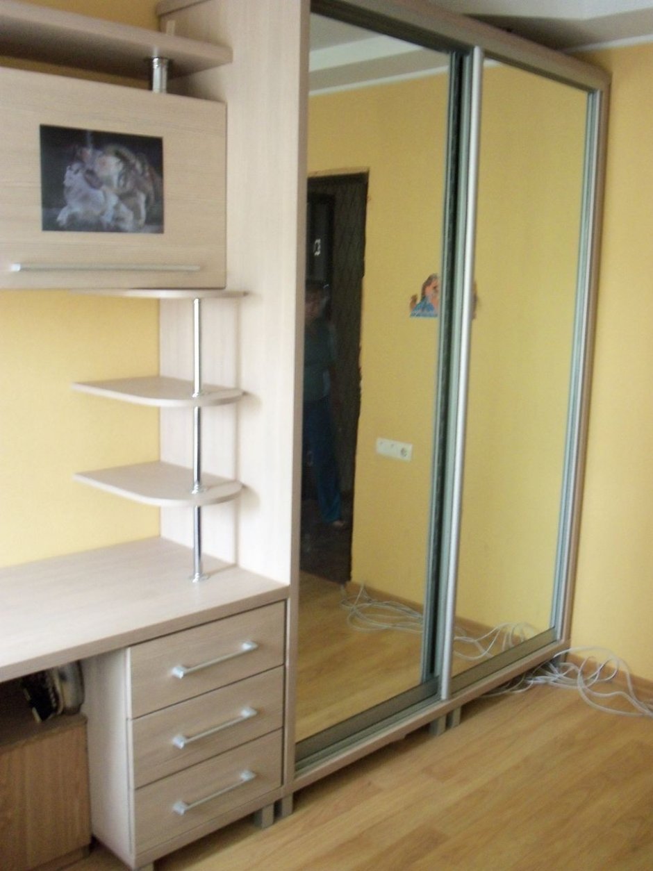 Шкаф купе с письменным столом