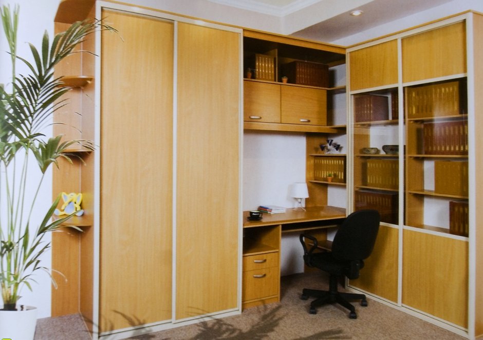 Шкаф со встроенным столом