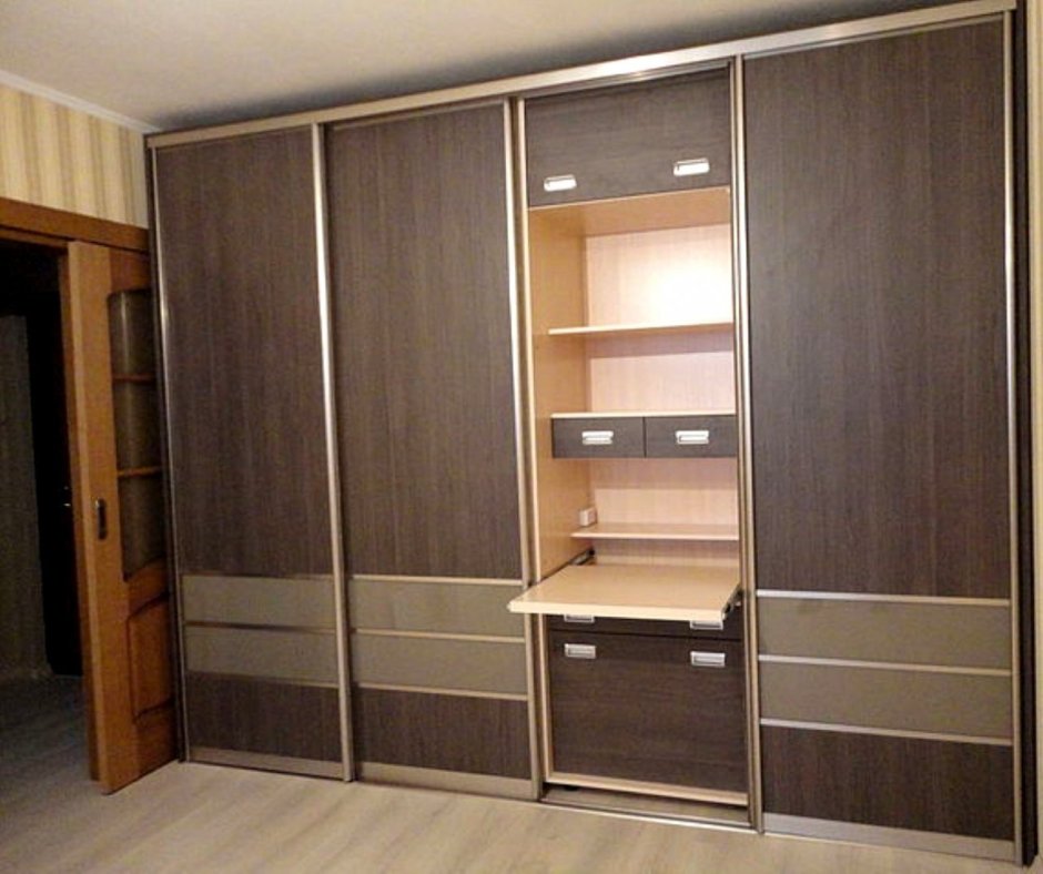 Стол встроенный в шкаф