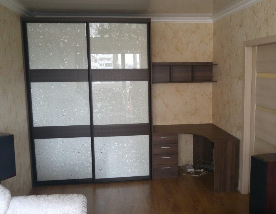 Шкаф купе с компьютерным столом