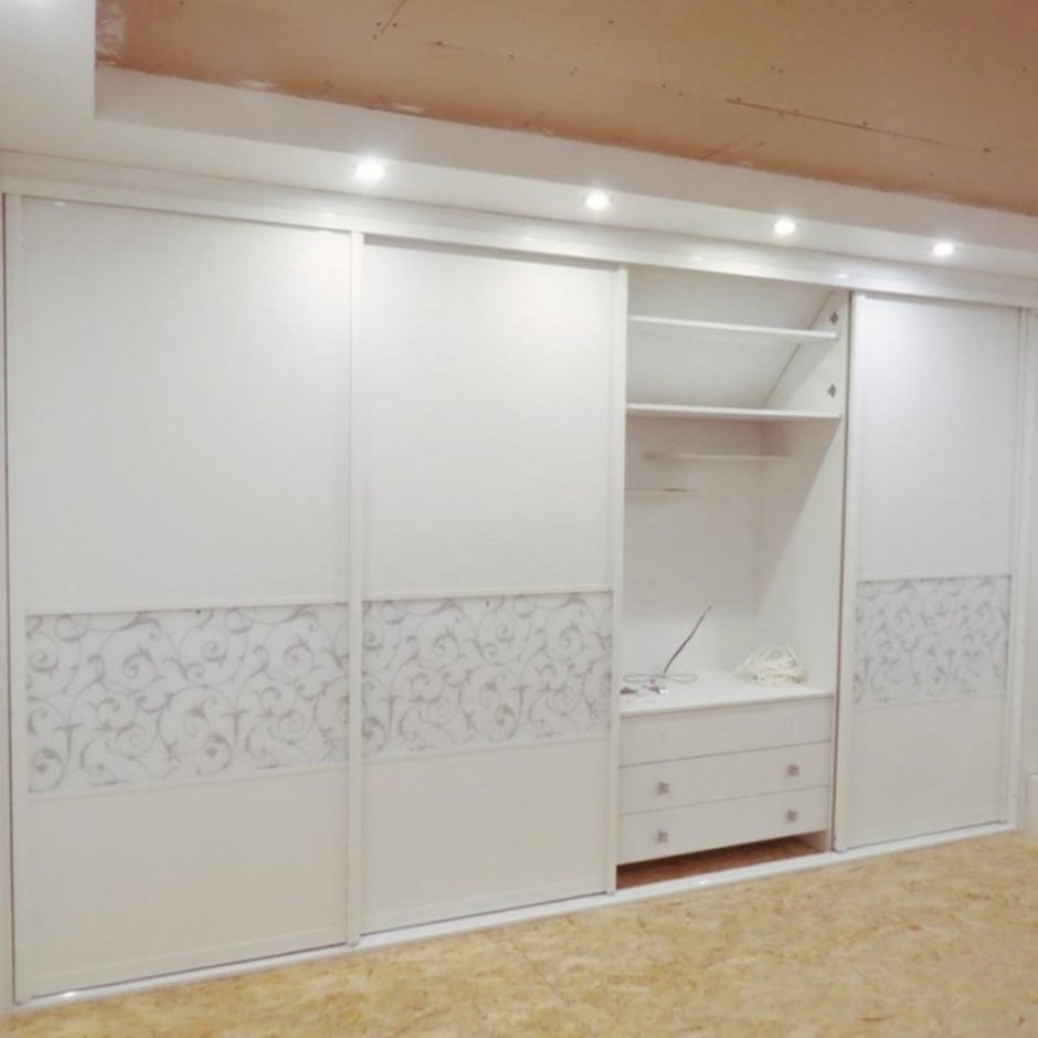 Белый шкаф лакобель с белым профилем