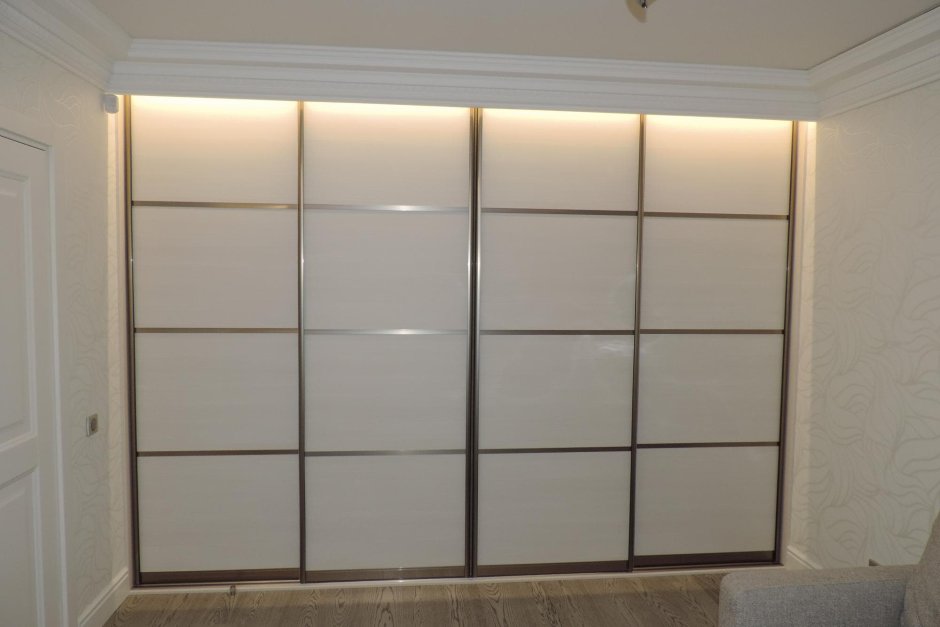 Шкаф купе лакобель и зеркало 4 двери