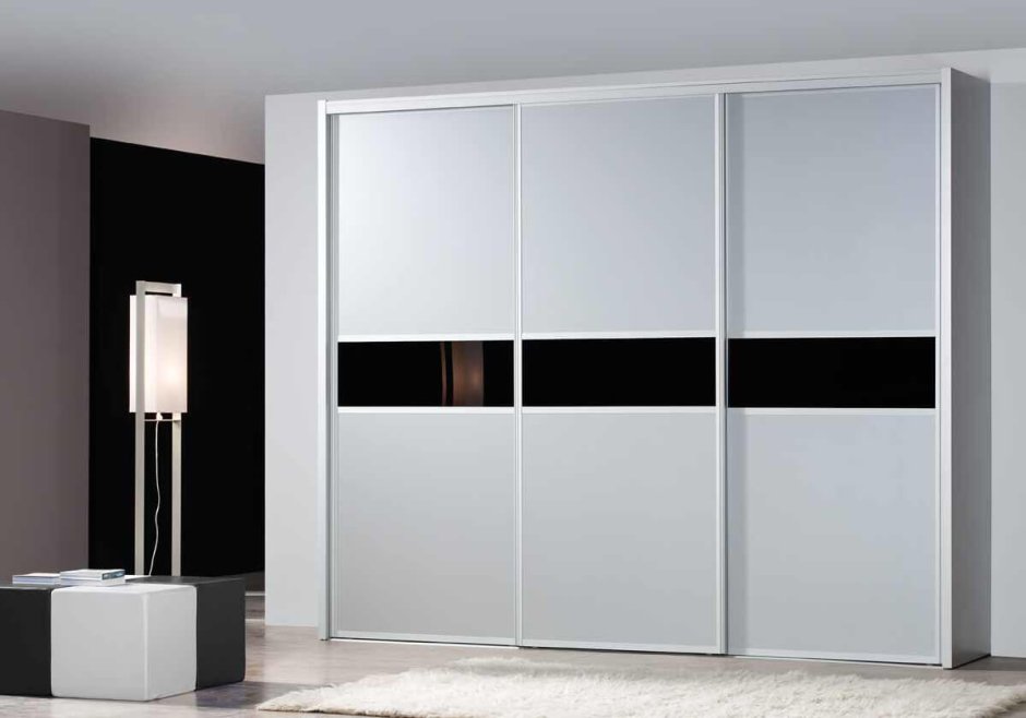 Три двери купе лакобель белый