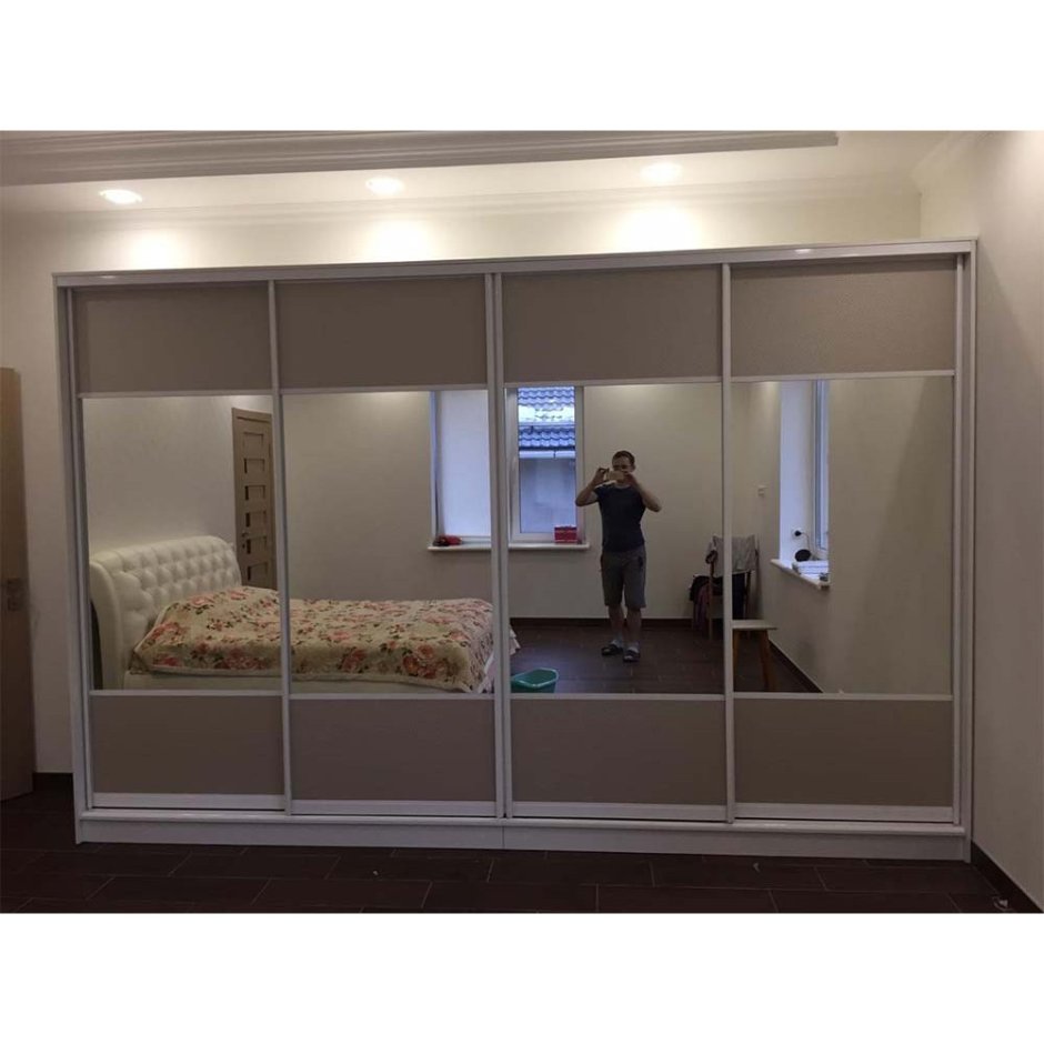 Шкаф купе зеркало с разделителями