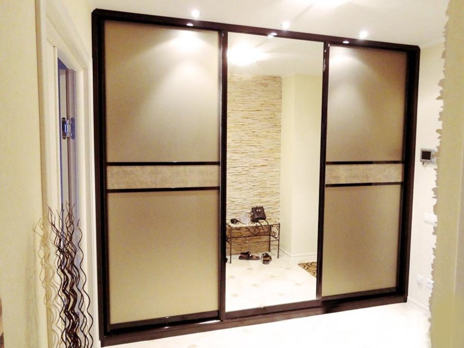 Шкаф купе в прихожую стекло