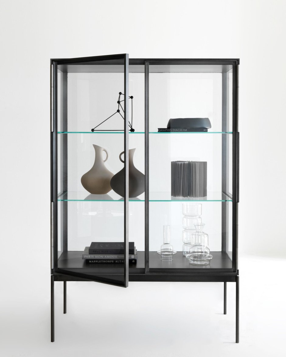 Шкаф витрина металл стекло б2