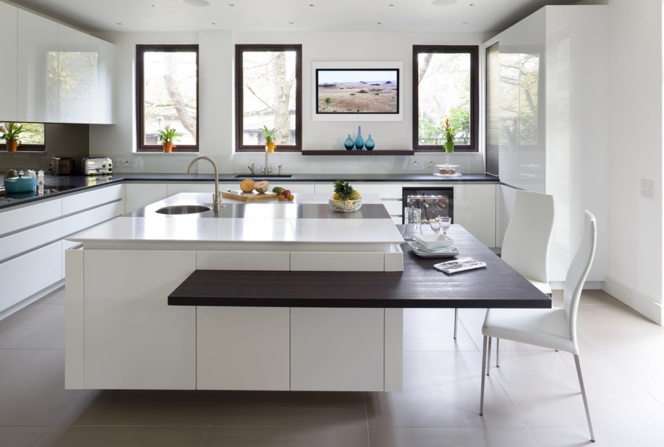 Кухонный остров со столом