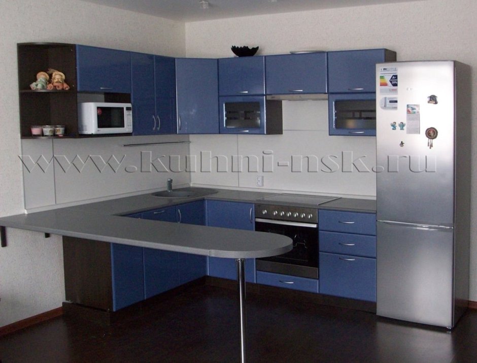 Кухонные гарнитуры угловые с барным столиком