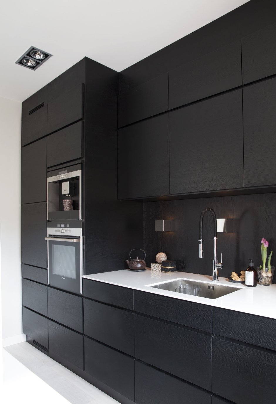 Черно серый кухонный гарнитур