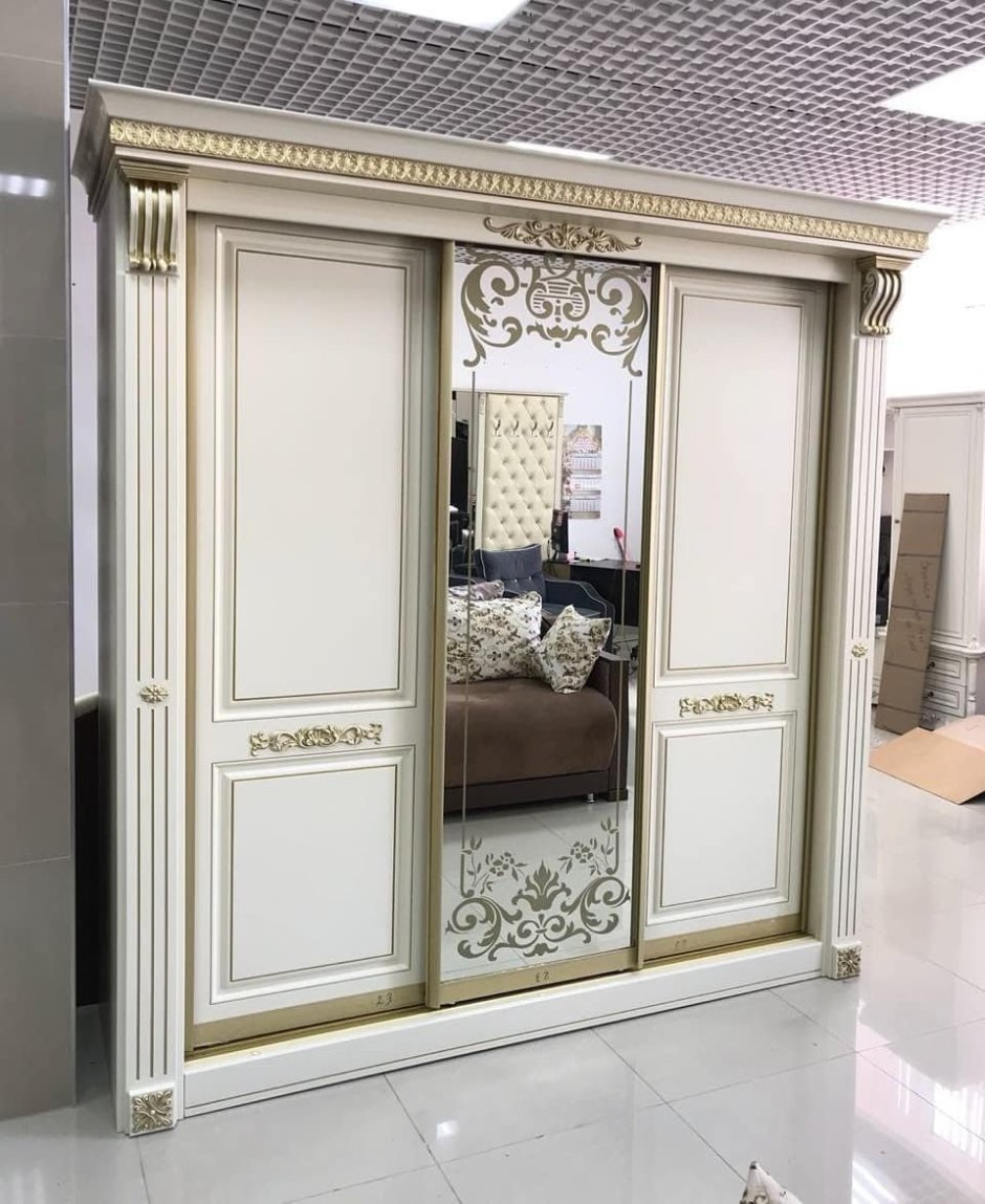 Шкаф купе классика шестидверные патина