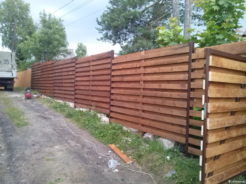 Забор из обрезной доски 25х150х6000