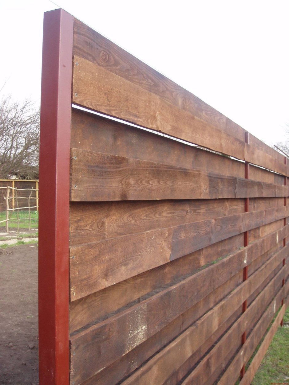 Деревянный забор