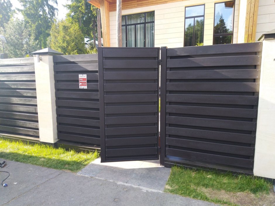 Ворота из террасной доски