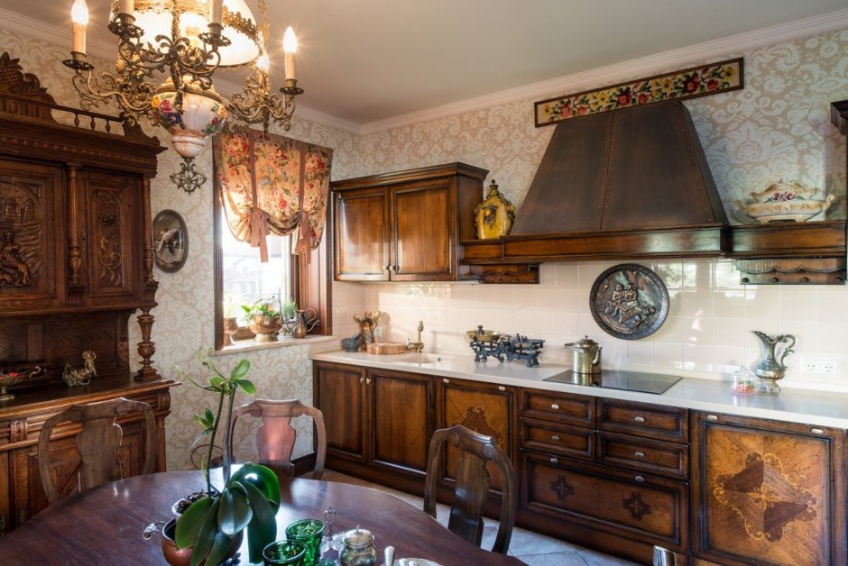 Кухня в антикварном стиле