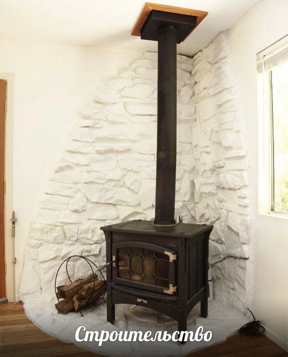 Отделка стены за печью-камином