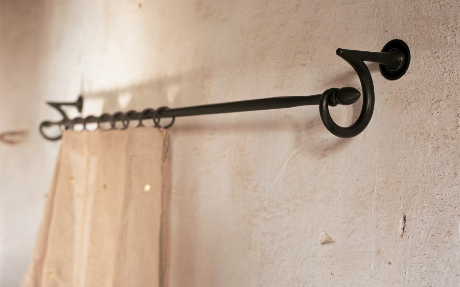 Кованые карнизы