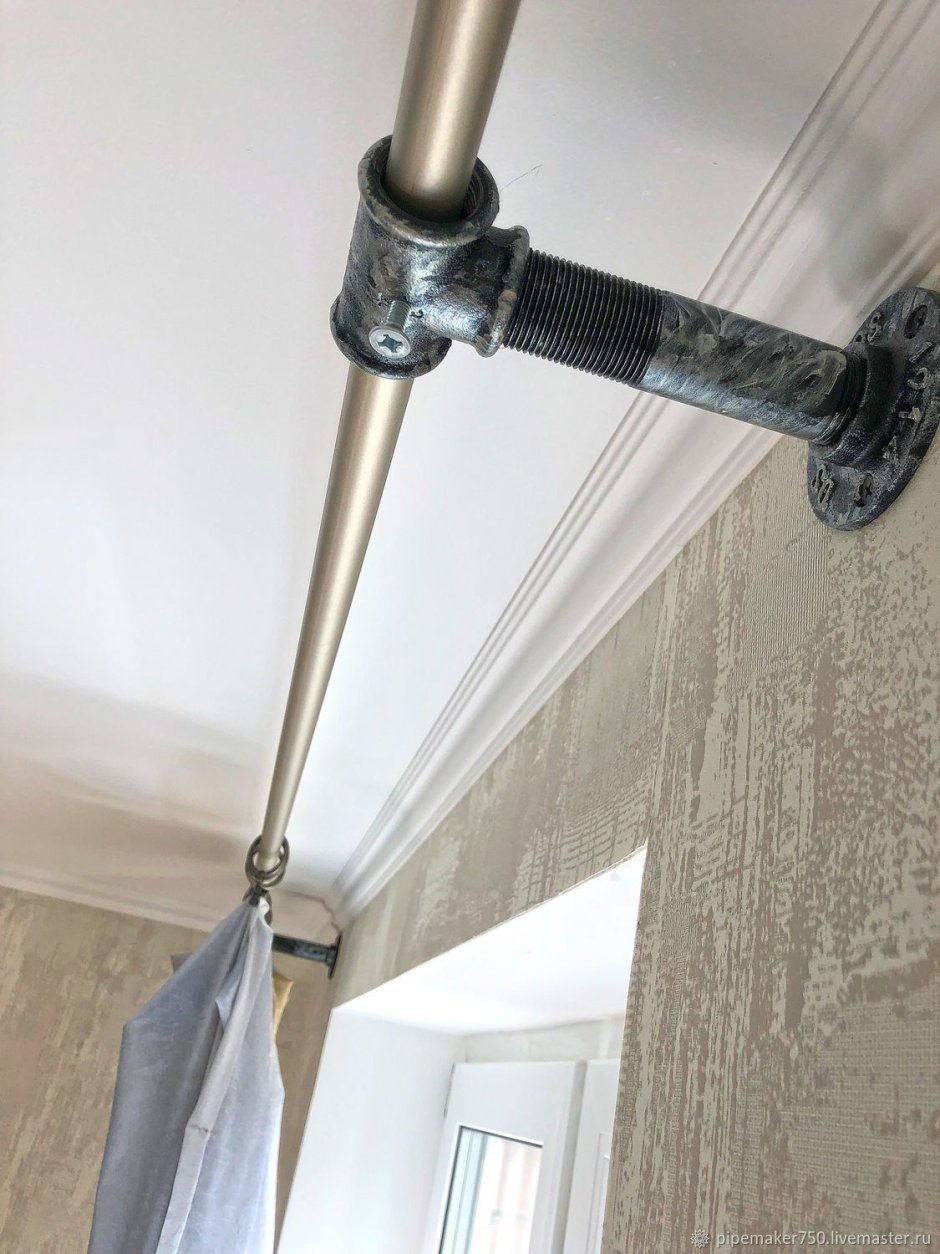 Карниз для штор из водопроводных труб