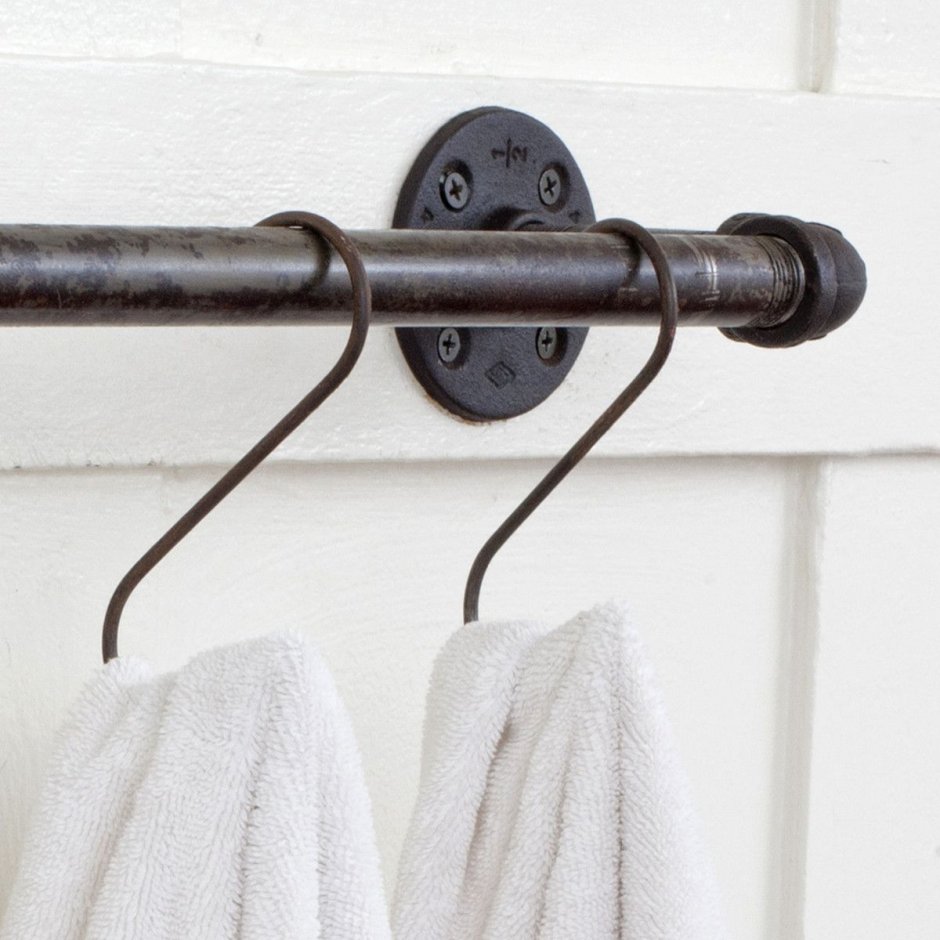 Гардина из водопроводных труб